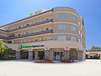 Holiday Inn Express & Suites Pasadena - Los Angeles