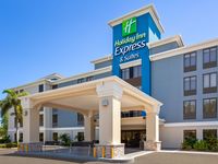 Holiday Inn Express & Suites Tampa Airport