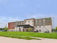Holiday Inn Express & Suites Omaha Airport
