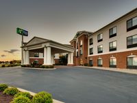 Holiday Inn Express & Suites Morris
