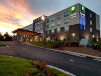 Holiday Inn Express & Suites Charlotte NE - University Area