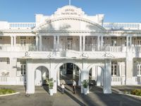 Independent (SPHC) Grand Pacific Hotel