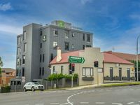 Holiday Inn & Suites Parramatta Marsden Street