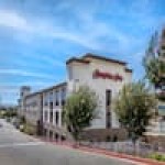 诺科科罗纳伊斯特维尔希尔顿恒庭酒店 (Hampton)酒店