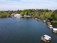 Brindos Lac & Chateau