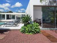 White Exclusive Suites & Villas