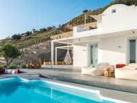 Santorini Heights