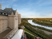 Fairmont Hotel Macdonald 酒店